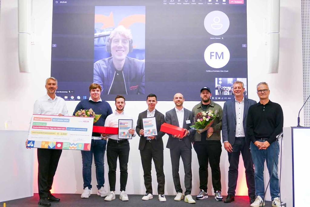 Gruppenfoto mit Siegern des Start-up-Contests der Länder