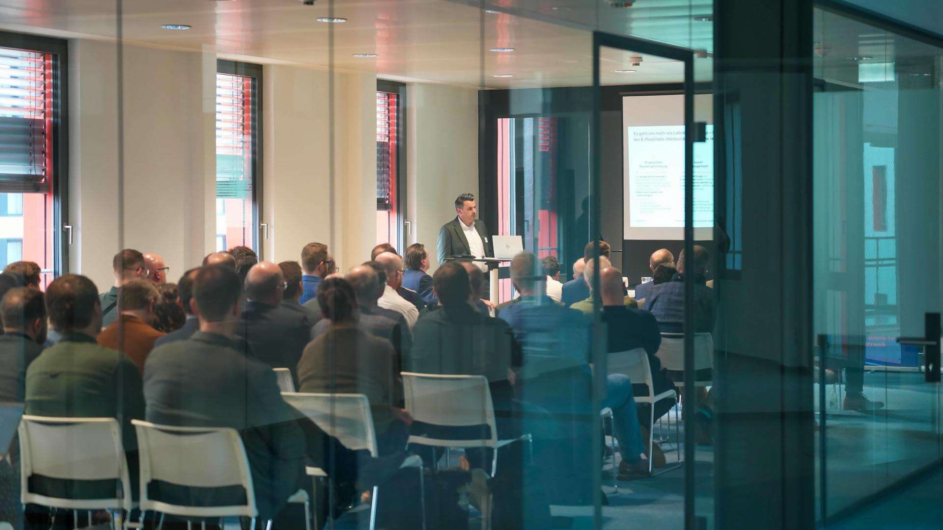 Konfernezraum mit Publikum