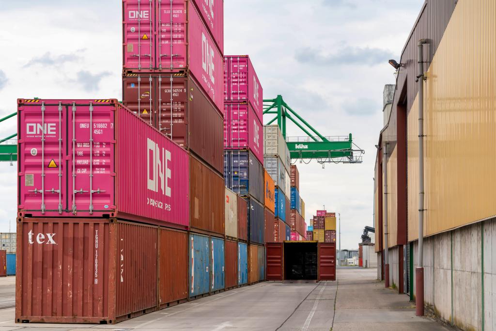 Vernetzungsevent mit Containern am Hafen GUT Gernsheim