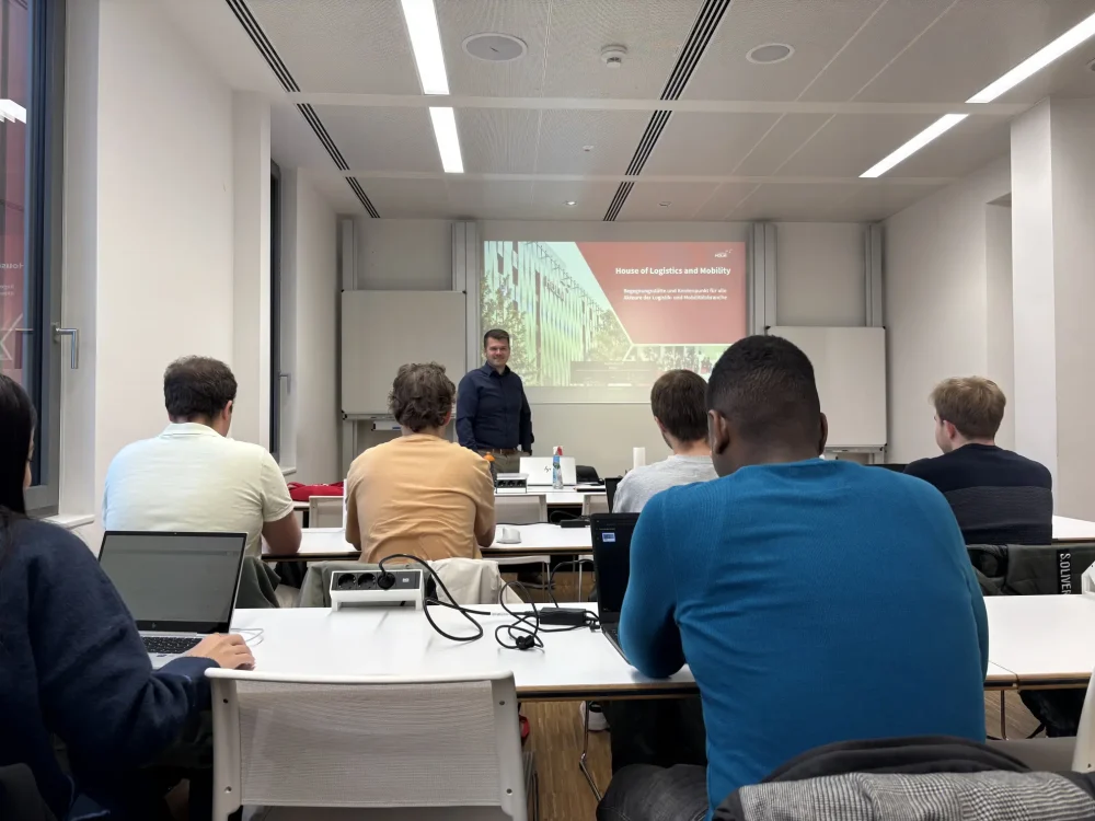 Studienstart für die ersten Studierenden des neuen Masters der Hochschule RheinMain. Studienort ist das HOLM.